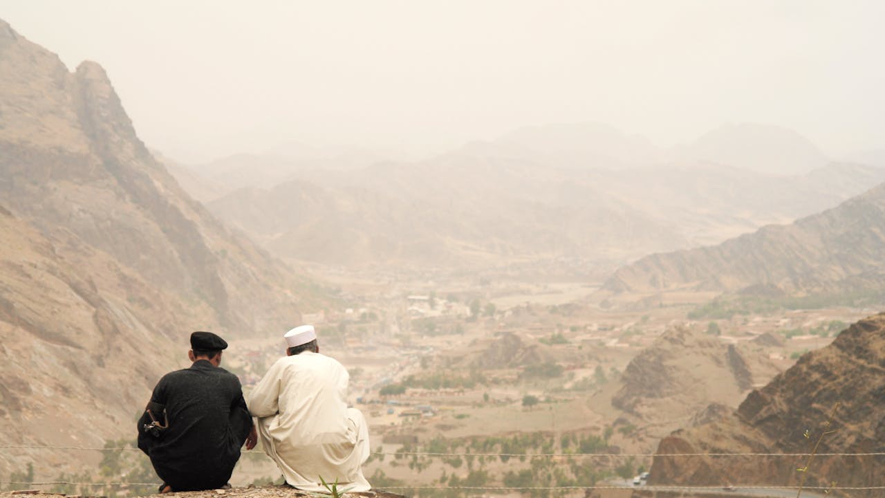 TOS_Consulting's tweet card. Afghanistan heeft een indrukwekkende ondergrondse schatkamer, maar de taliban kunnen er nauwelijks bij. Om de delfstoffen te winnen zijn enorme investeringen nodig. Dat het land — eufemistisch...