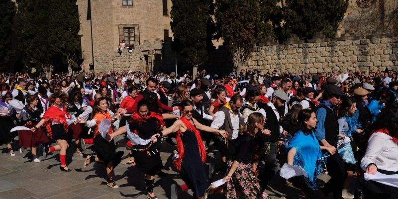 totsantcugat's tweet card. Enguany les Gitanes s'han celebrat en 2 torns per primera vegada per motius d'espai a la plaça d'Octavià
