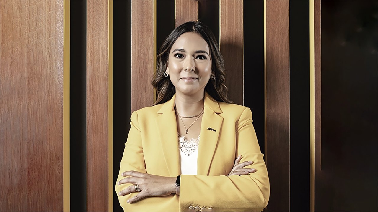 Forbes_Mexico's tweet card. Mientras el sector financiero promedia un 20% de rotación, Banco Base se mantiene por debajo del 12%. El bienestar, ventaja competitiva.