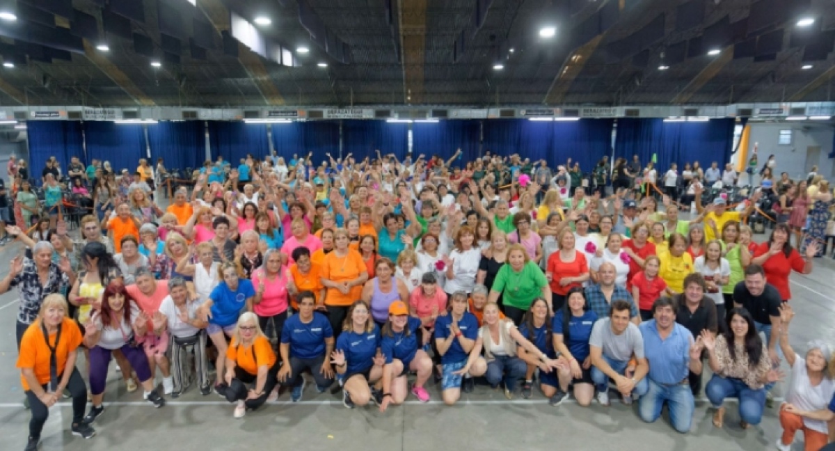 bsasaldia's tweet card. Con gran participación de integrantes de Centros de Jubilados y sus familias.