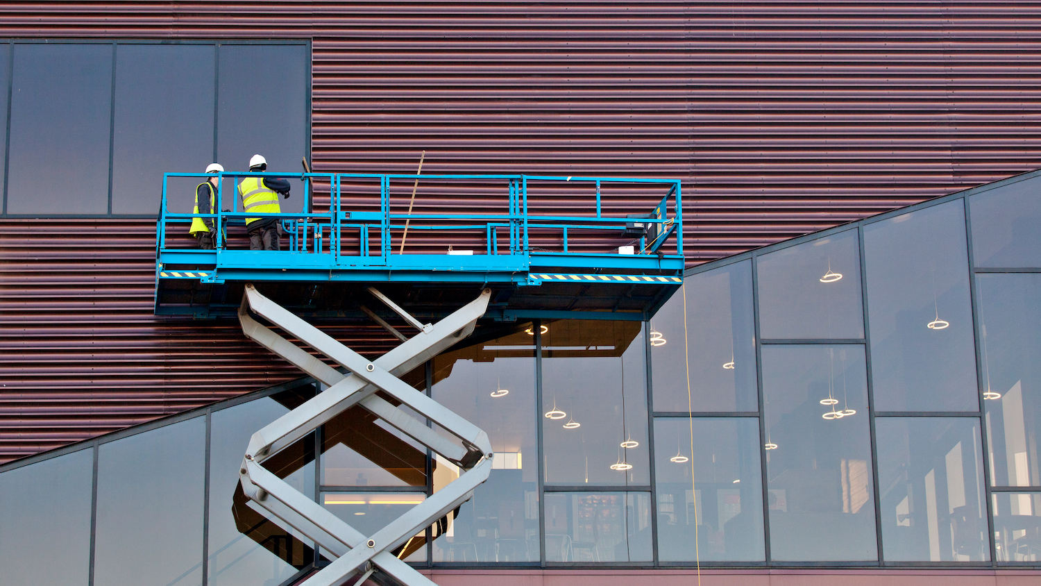 ReconomyNews's tweet card. CM, in partnership with IPAF, has launched a survey to explore the industry’s views and experiences with powered access machines on construction projects.