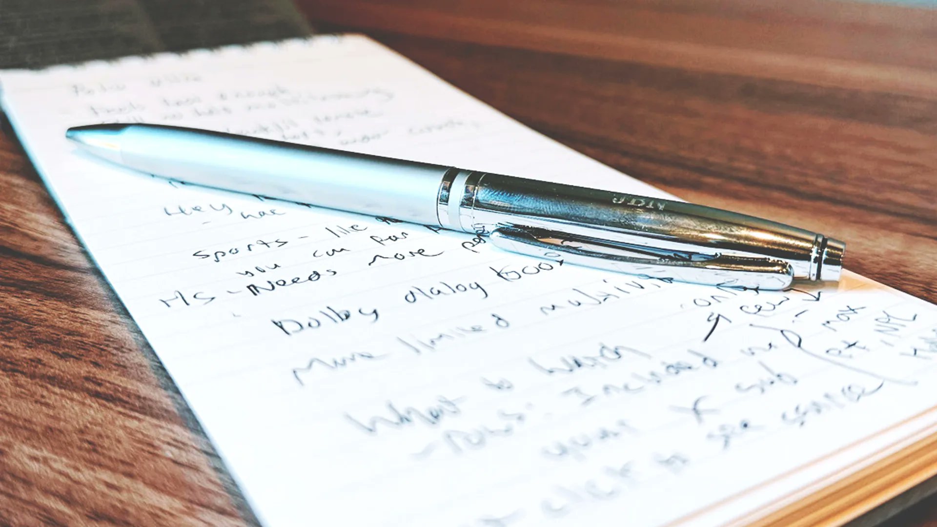 FastCompany's tweet card. How I'm using paper notes as a supplement to my digital note-taking.