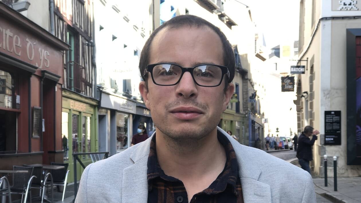 Mathieu_Blard's tweet card. Le journaliste Mathieu Blard publie un recueil de chroniques judiciaires, une année d’audiences en comparution immédiate à Beauvais, dans l’Oise. Ce Breton d’adoption sera en séance de dédicaces...