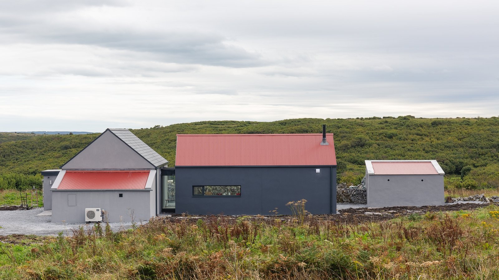 sliceofminogue's tweet card. Click through the photo gallery to see the property in detail.