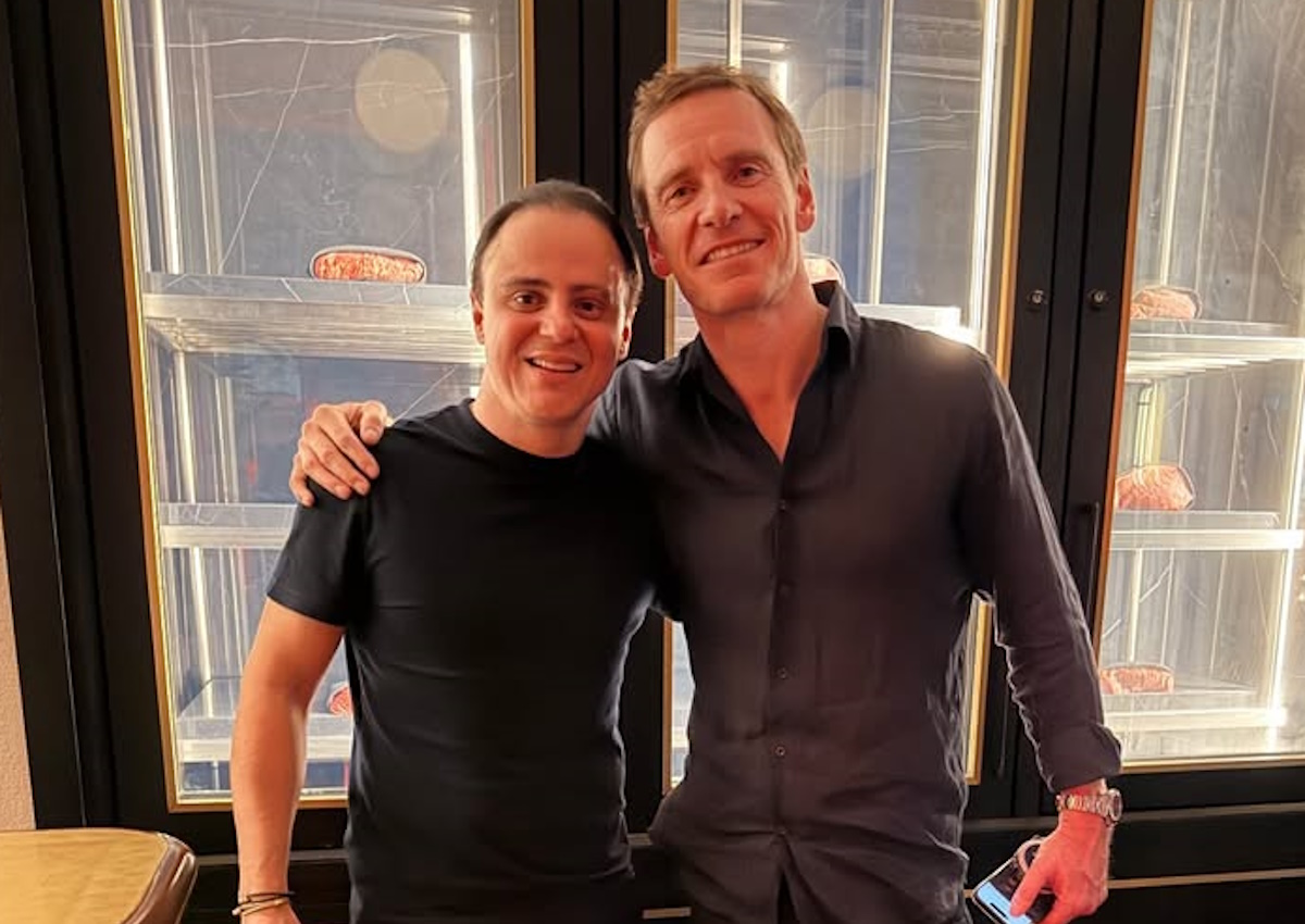 p1a55e's tweet card. Entretenimento e cultura pop: cobertura diária de filmes, séries, música, realities, TV e celebridades.