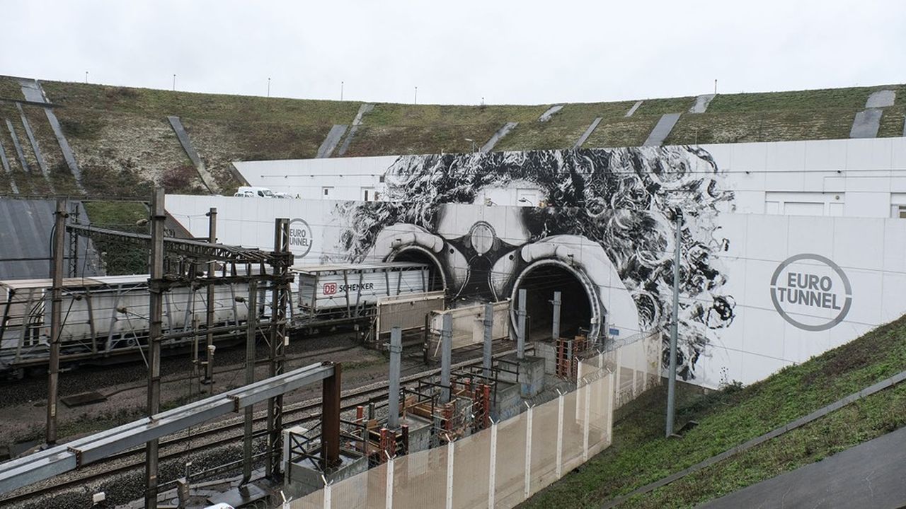 LesEchos's tweet card. L'opérateur du tunnel transmanche a publié jeudi une perte semestrielle supérieure à celle de 2020. Il souffre particulièrement de la dégringolade du trafic d'Eurostar qui a transporté à peine...