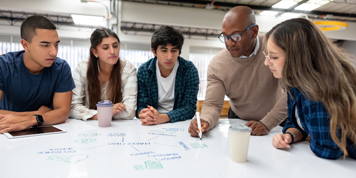 USCCFoundation's tweet card. The demand for work-based learning opportunities has surged in recent years. Employers, policymakers, and educators are actively seeking effective ways to connect students to careers, enhance...