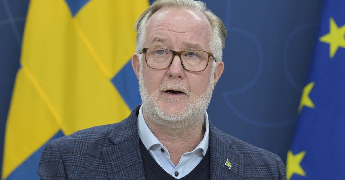 FMannerheim's tweet card. Grundskolan ska bli helt mobilfri. Även på rasterna ska elever från årskurs 1-9 tvingas lämna ifrån sig telefonerna, enligt nya Tidöavtalet. – Det är ett steg framåt i en viktig kulturförändring,...