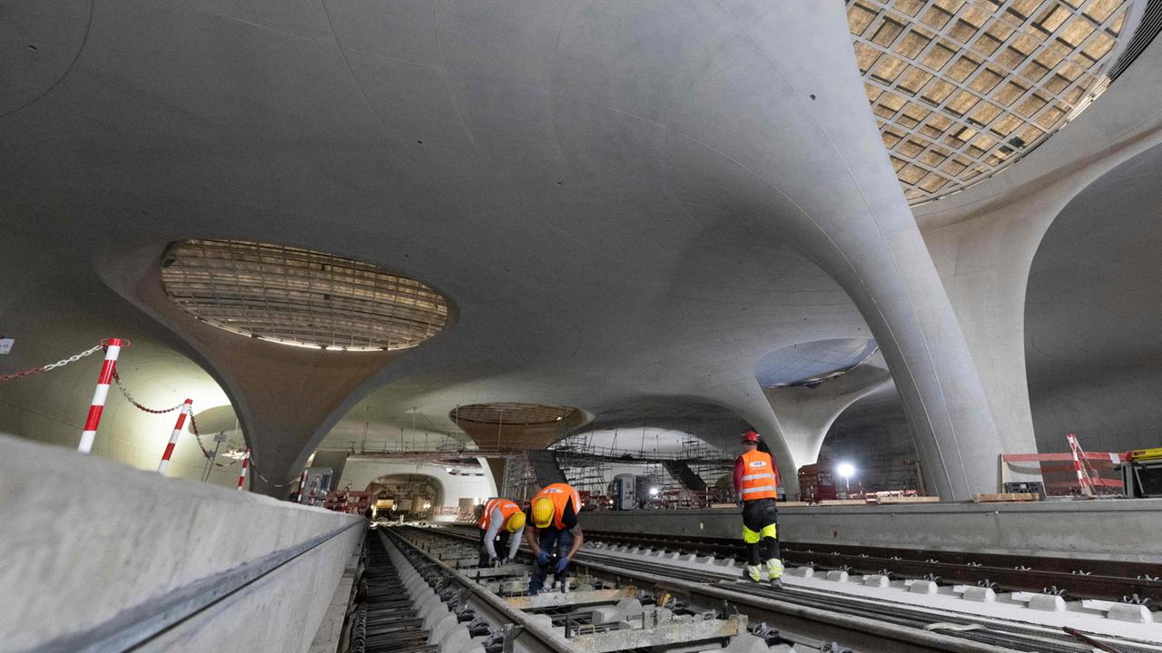tagesschau's tweet card. Das Bahnhofs-Megaprojekt "Stuttgart 21" sollte zum Symbol des Fortschritts in Deutschland werden. Inzwischen ist es in der ganzen Welt eine Lachnummer, meint Daniel Hechler. Statt Versprechungen muss...