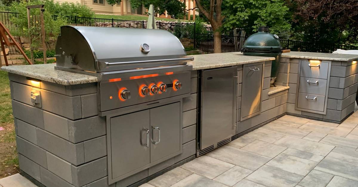 backyardboss's tweet card. Prepare your outdoor kitchen for fall with cleaning, sealing, and cozy upgrades. Keep your grill, appliances, and decor ready for every gathering.