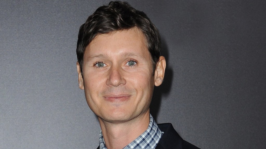 finaldraftinc's tweet card. 'Aunt Roxie,' a comedic spec from Johnny Rosenthal, has sold to Netflix with Ryan Reynolds’ Maximum Effort and Amy Williams aboard to produce.