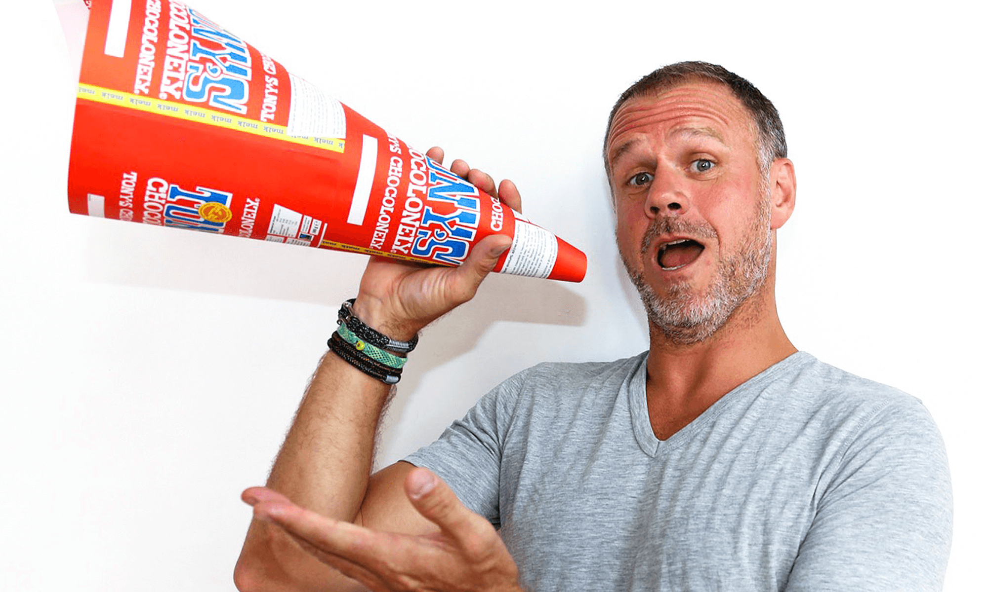 bitsvsbytes's tweet card. Ynzo van Zanten is the Choco Evangelist for Tony's Chocolonely. Their mission is to create a world of 100% slave free chocolate.