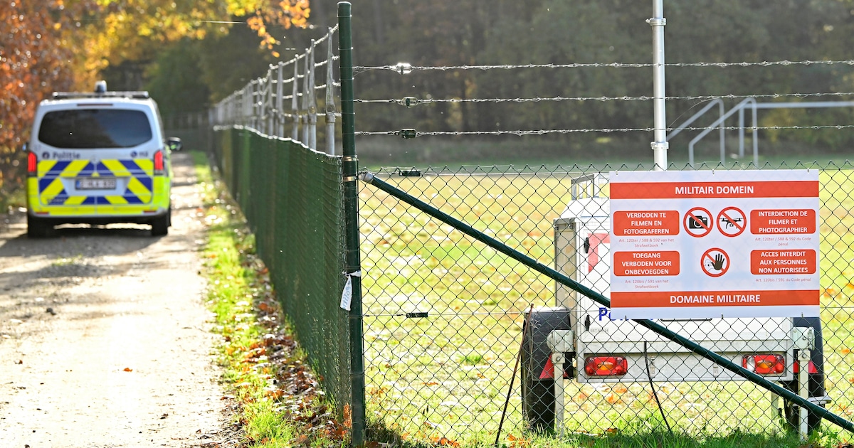 JS_UFO's tweet card. Na de incidenten van afgelopen dagen werden er woensdag opnieuw drones gespot boven de luchtmachtbasis Kleine-Brogel in het Limburgse Peer. Dat wordt aan onze redactie bevestigd uit goede bron.