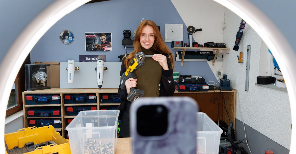 Recode's tweet card. You used to pay for social media with your eyeballs. Now Meta and Twitter want your money, too.