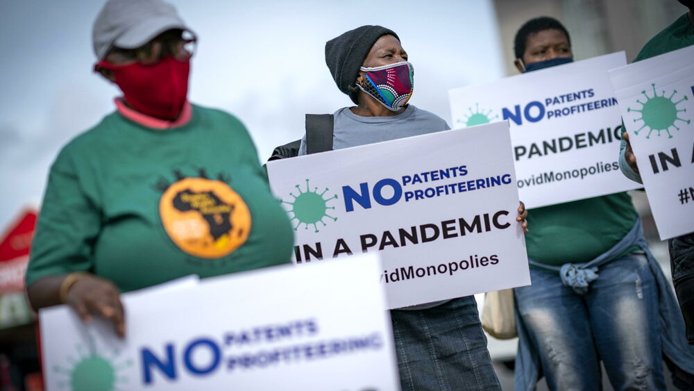 ProgIntl_it's tweet card. I sindacati di 28 Paesi scrivono all'Onu puntando il dito contro Bruxelles e Londra: "Difendono i brevetti dei vaccini causando un numero enorme di vittime"