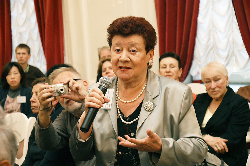 trvscience's tweet card. 17 июня в Москве скончалась филолог и мемуарист Людмила Георгиевна Сергеева. Она была филологом в высшем смысле, она жила литературой. В журнале «Знамя» на протяжении десятилетий печатались ее...