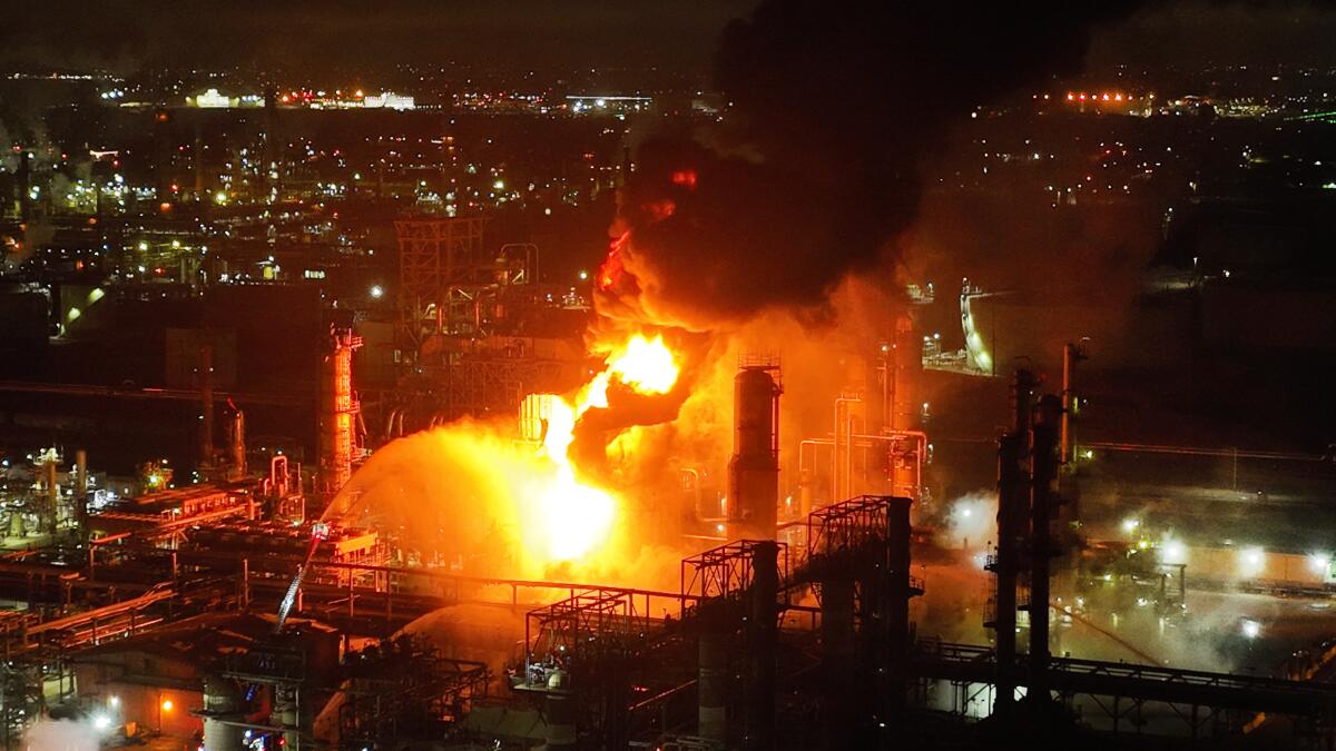 EnviroNotes's tweet card. Although refinery fires are not unheard of, industry experts say the sheer scale of the El Segundo fire last week raises concerns about what went wrong and requires a thorough investigation.