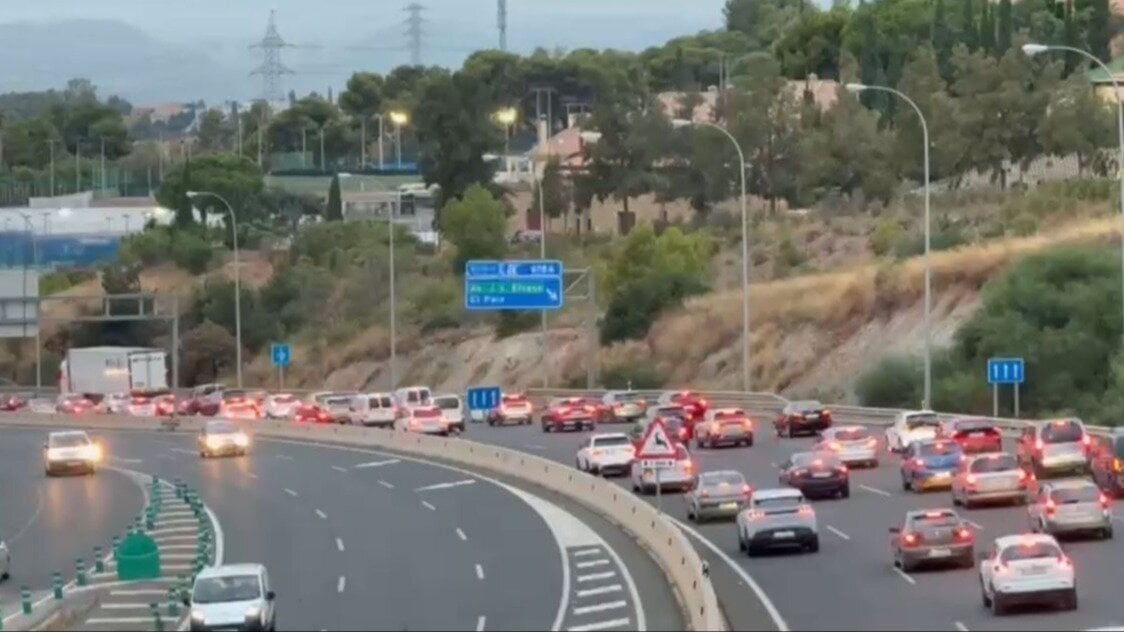 alb_rado's tweet card. Pedir al Gobierno el tercer carril de la A-7 desde Rincón hasta Málaga para evitar atascos