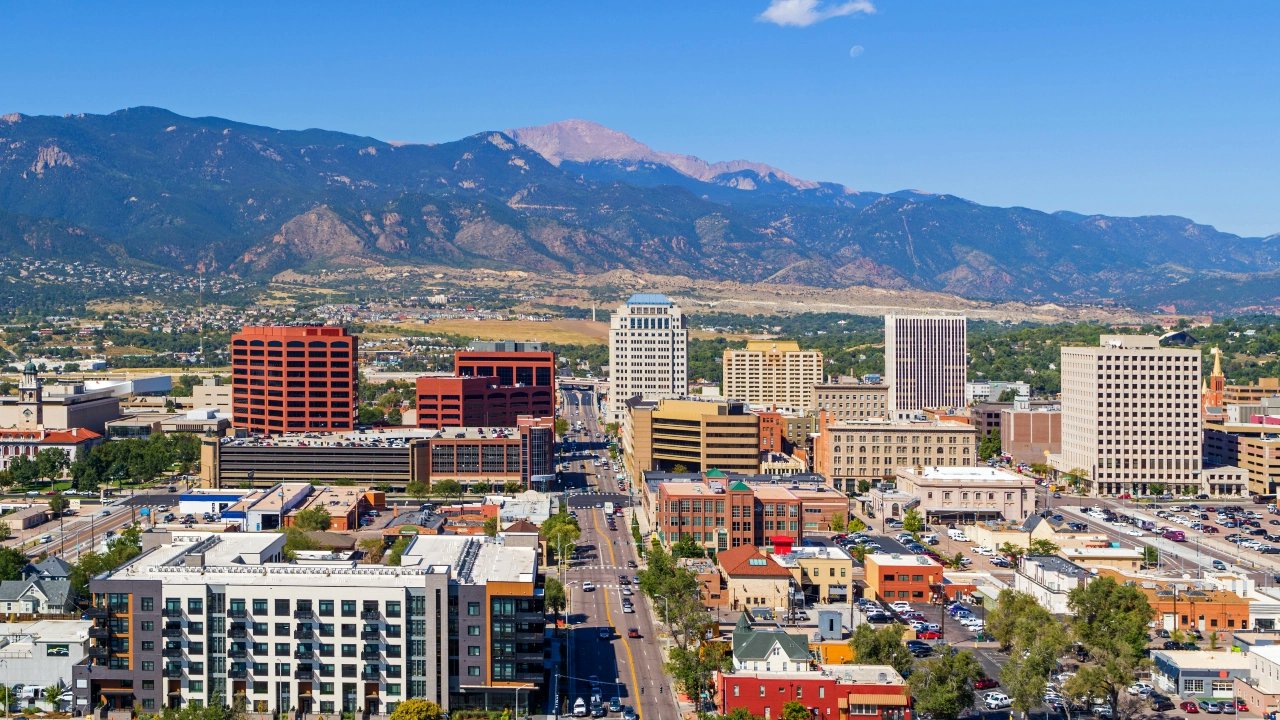 GreenSource8's tweet card. Medicine Man Technologies, of Denver, has plans to pay $31 million in stock and cash for Strawberry Fields, a Colorado Springs cannabis firm.