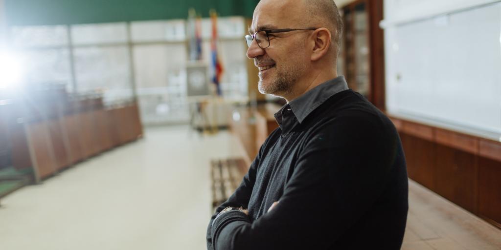 CellMorphometry's tweet card. While women actively participate in the practical work at their organisation, men dodge it.