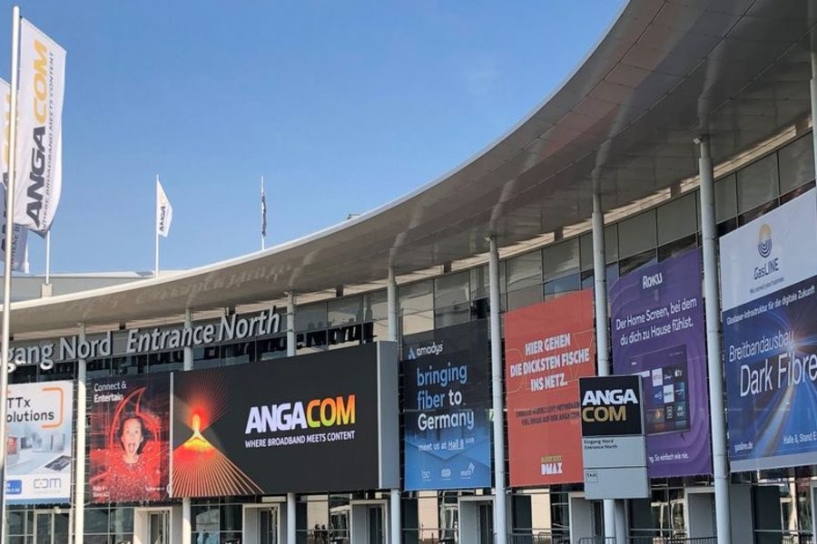 MeraparTech's tweet card. Are you heading to ANGA COM next week? A number of our team will be there - Erwin van Dommelen, Harry Koiter, Simon McGrath, Xavier Rouschop and Maurice Bosch 🙂 If you'd like to meet for a coffee ☕...