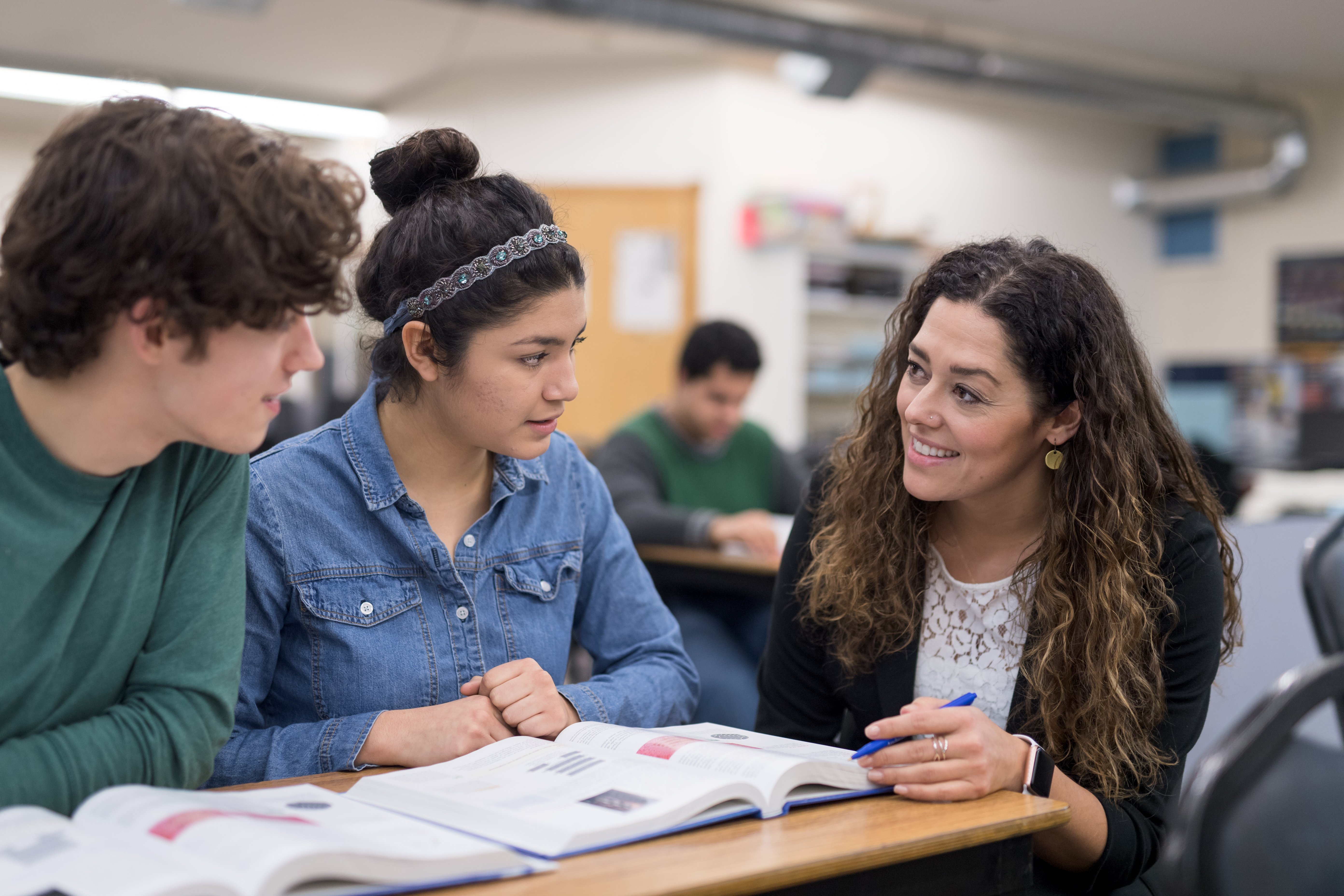 Springboard21ed's tweet card. A teacher works to see the upsides in students’ learning difficulties—and uses them to help all students succeed.