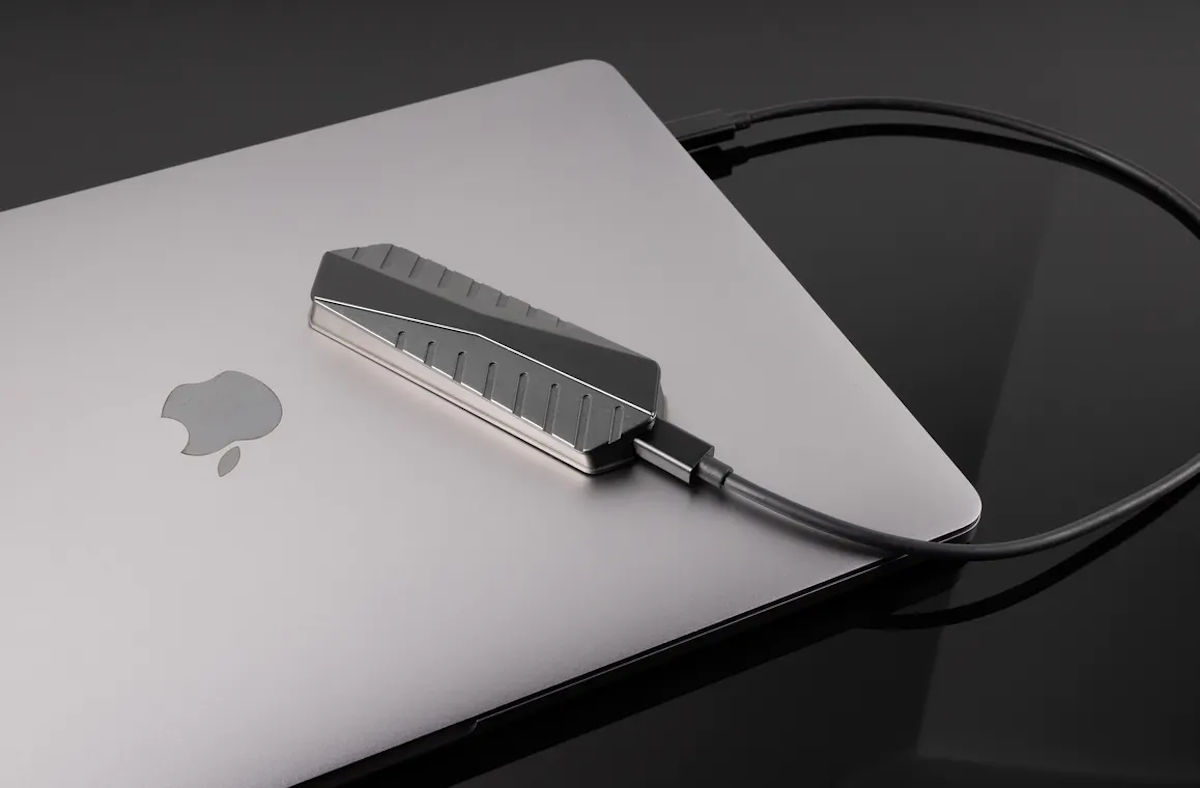 wwwhatsnew's tweet card. Los discos SSD son actualmente la principal alternativa a los clásicos discos duros magnéticos, gracias a la mayor resistencia y al superior rendimiento que en general ofrecen. Como una primera...