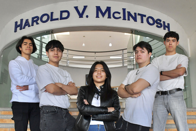 PueblaDigital_'s tweet card. Estudiantes de la BUAP ganan el primer lugar en el DigiEduHack 2025 con plataforma de IA “CapiMath” y representarán a Puebla en la fase naci...