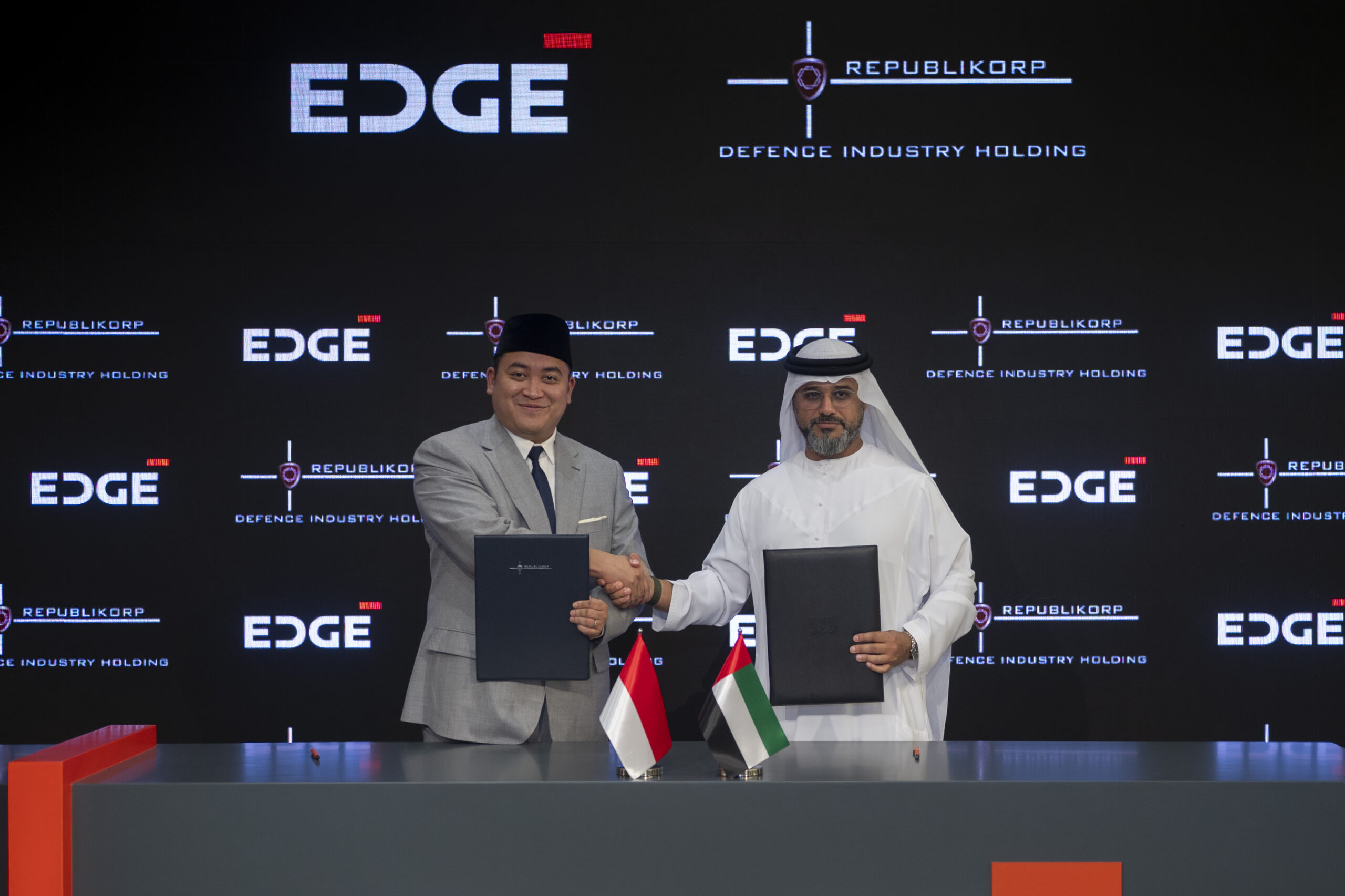 APDR_APAC's tweet card. EDGE has signed a cooperation agreement with Republikorp Indonesia's leading defence holding company during the Dubai Airshow 2025