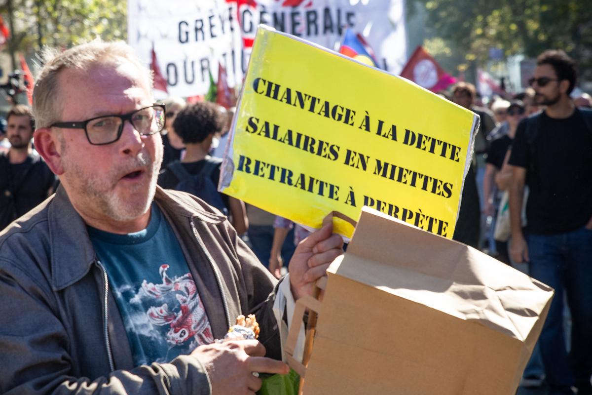 matthieuaron's tweet card. Suspendre la réforme des retraites sans que cela ne coûte un euro avant la présidentielle de 2027 ? L’idée paraît trop belle pour être vraie, mais c’est précisément ce que montrent les chiffres. Tout...