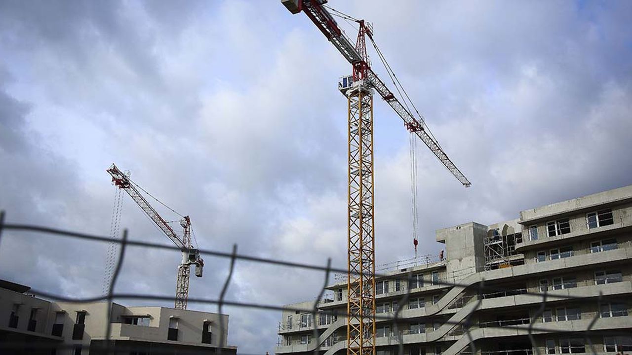 TOOL_TRACK's tweet card. Vols de câbles et de carburants restent légion sur les chantiers et découragent les professionnels. La Fédération française du bâtiment travaille depuis dix ans avec 450 « référents sûreté » du...