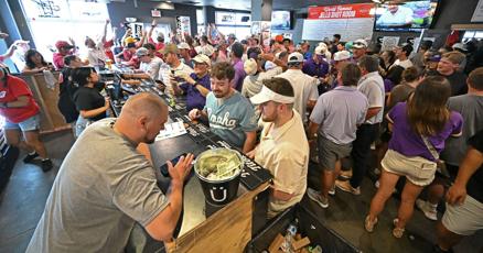 CWSShotBoard's tweet card. Rocco's on the Road is bringing their Jell-O shots to Fred's in Tigerland to raise money for the Greater Baton Rouge Food Bank.