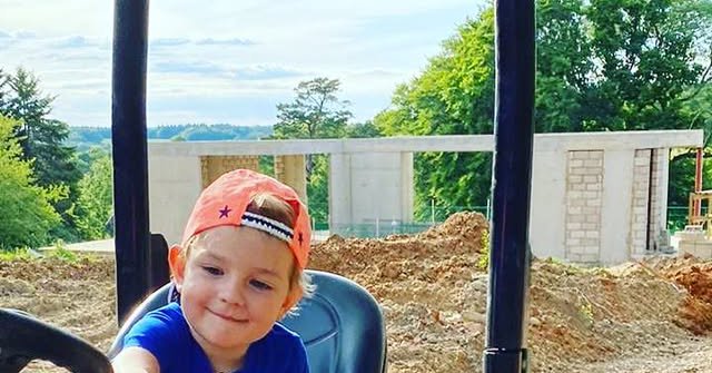 Tweet card summary image