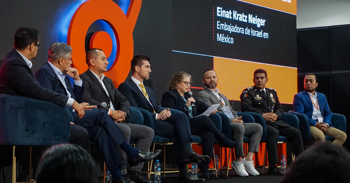 Segurilatam's tweet card. En Infosecurity México 2023 se puso de manifiesto la necesidad de unificar y fortalecer la normativa de seguridad cibernética en el país.