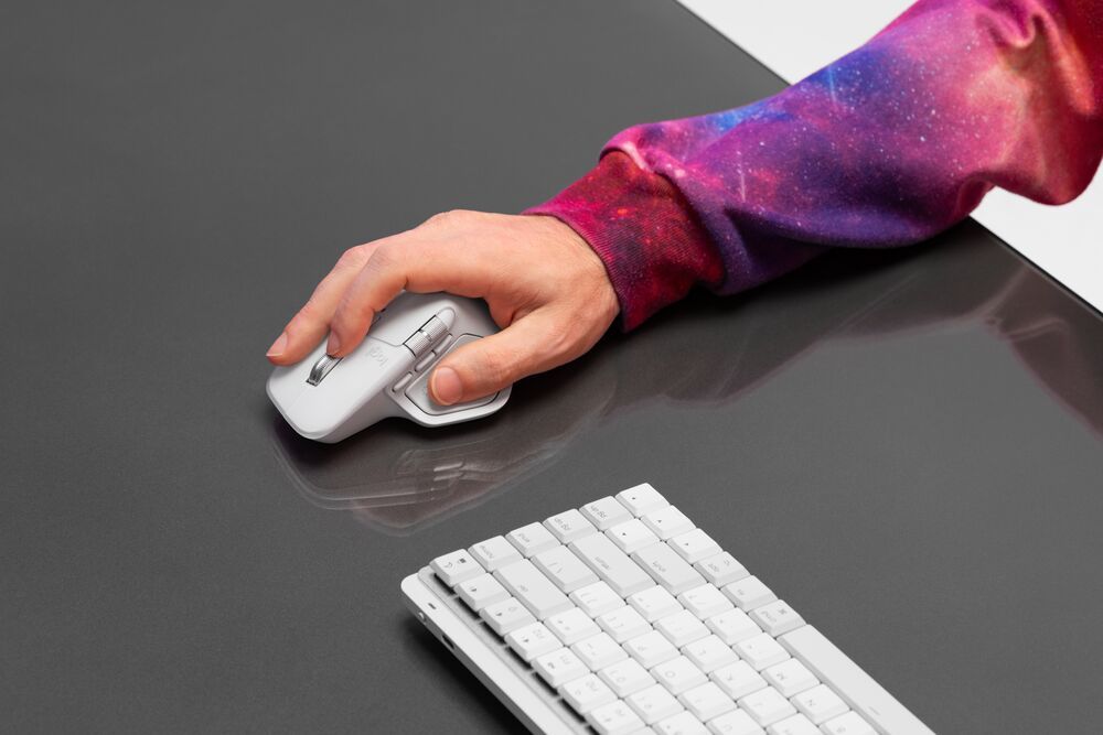 techradarmx's tweet card. Logitech presenta el MX Master 4 con respuesta háptica y conexión más potente