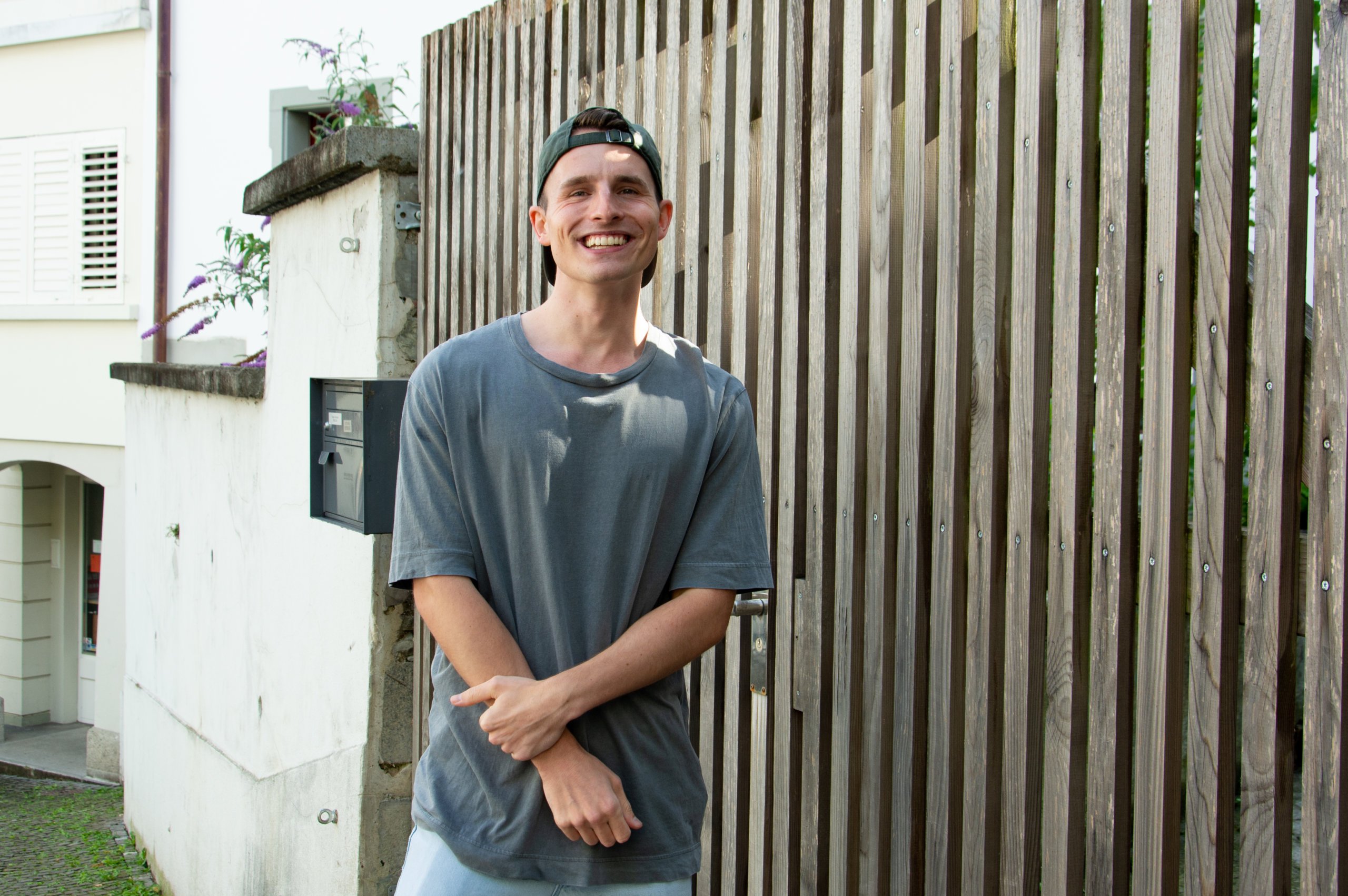 isabelle_dah's tweet card. Wie klären Lehrerinnen in Luzern über LGBTQ-Themen wie Homosexualität auf? Die Antwort: viele gar nicht. Tim Meier aus Luzern will das ändern – und hat eine pfannenfertige Unterrichtseinheit vorgel...