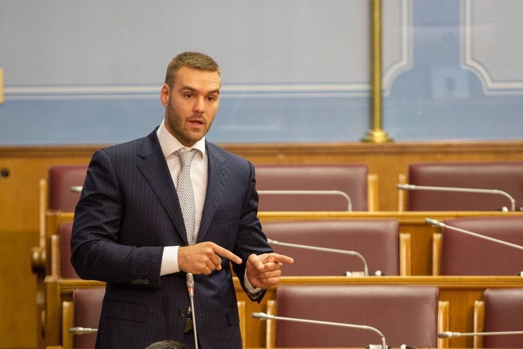 DPSCrneGore's tweet card. U žiriju se našao i izvjesni Nikola Rakočević – ako je neko i pomislio na mene, obavještavam javnost da to nijesam ja.