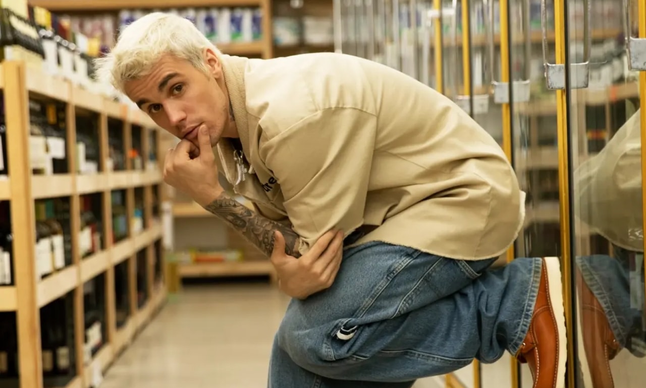 RollingStoneES's tweet card. Justin Bieber firmó un millonario acuerdo con Hipgnosis Songs Capital por la adquisición de los derechos de su catálogo musical.