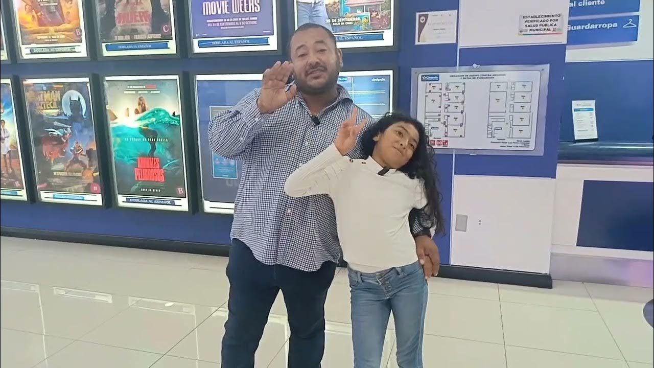 Criptex_lh's tweet card. Fuimos a la premier de La Casa de las Muñecas de Gaby