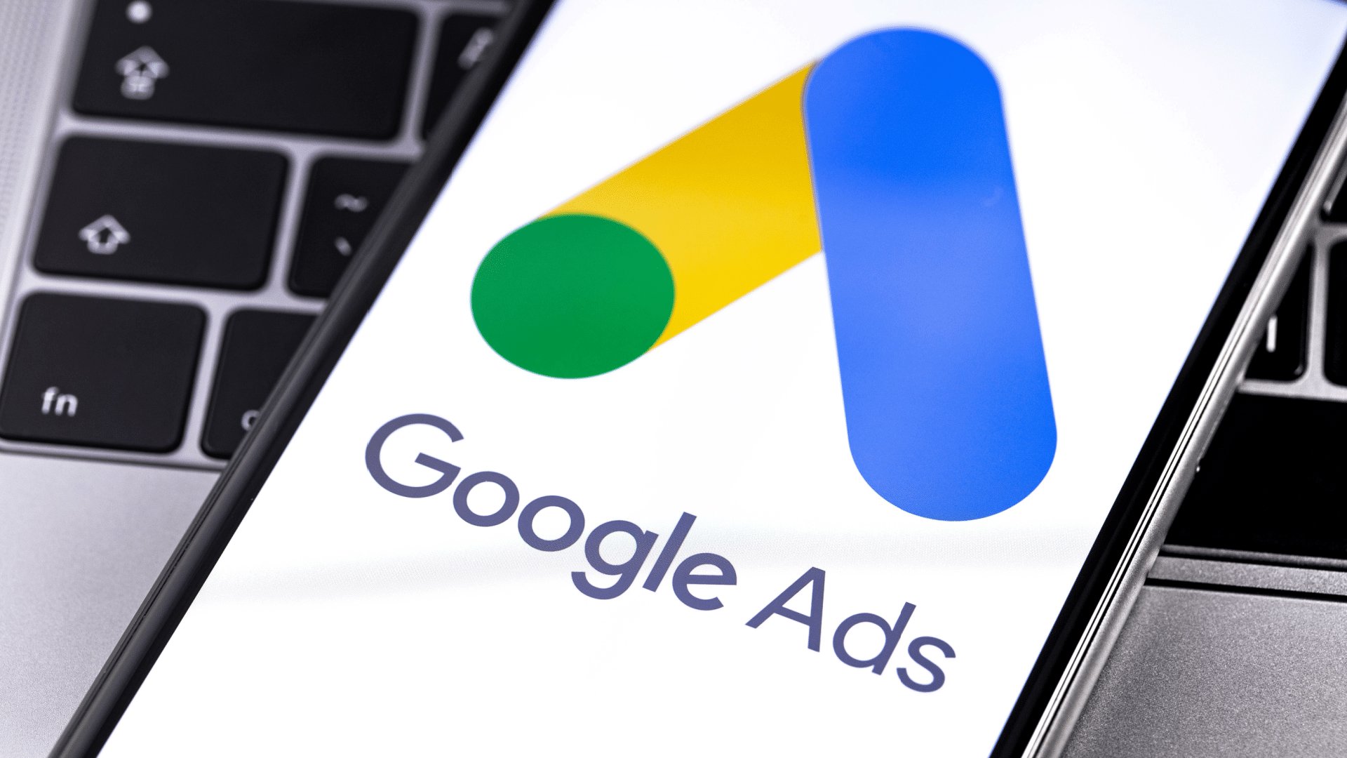 beyondthepaid's tweet card. Google’s new Journey Aware Bidding model uses signals from the entire customer journey to drive smarter, more efficient Search optimization.