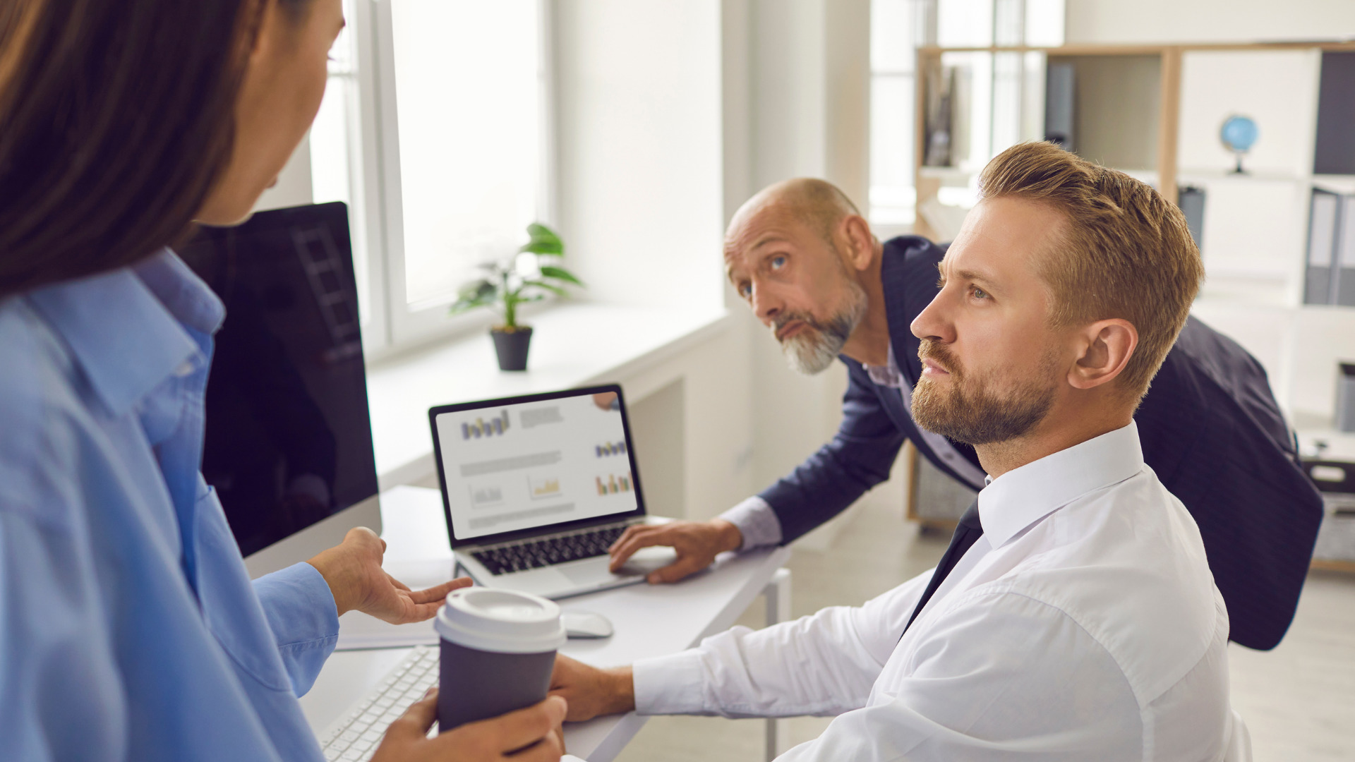 Decodechess1's tweet card. ¿Tienes una duda estadística sin resolver? Descubre esta guía práctica con 35 preguntas sobre estadística, inferencia, regresión, muestreo, variables y más.