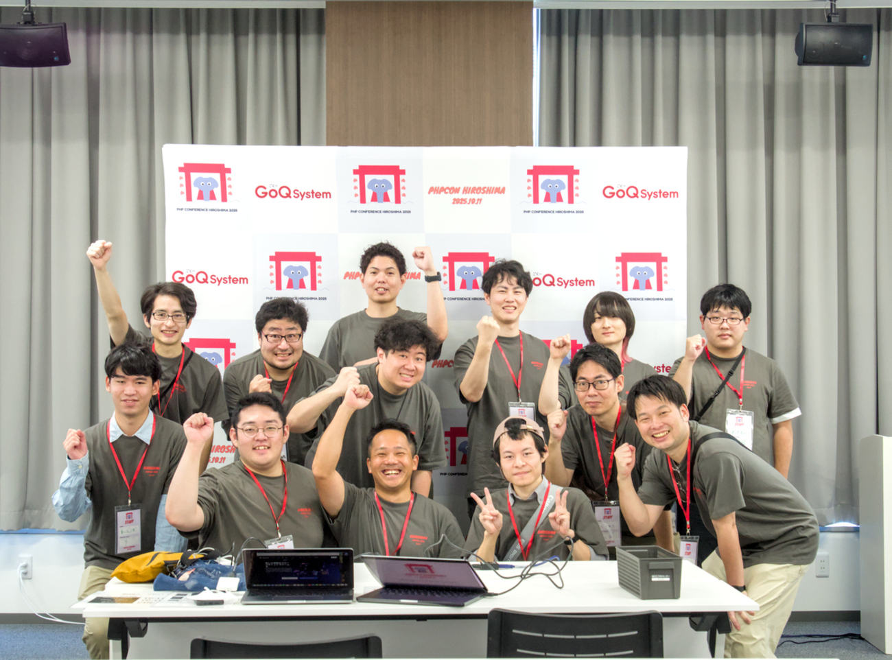 goqsystem_dev's tweet card. はじめに こんにちは。GoQSystemでフロントエンドを担当している岩田です。先日、PHPカンファレンス広島2025に当日スタッフとして参加してきました。主にセッションルームで司会やスピーカーの補助を担当していたのですが、スタッフという立場だからこそ見えてきたことがたくさんありました。今回は、カンファレンスを通じて得…