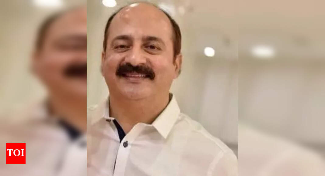 timesofindia's tweet card. Political strategist Vimal Singh believes the next few weeks are crucial for India-US relations and the global economy, with Washington's Gaza focus c