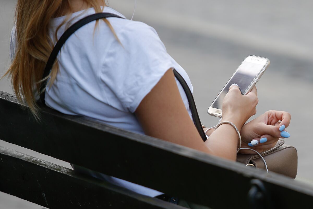 Phil_Lewis_'s tweet card. The world’s largest music companies have licensed their works to a music startup called Klay, which is building a streaming service that will allow users to remake songs using artificial intelligence...