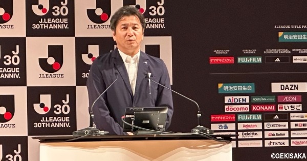 go_totsu's tweet card. 　日本プロサッカーリーグ(Jリーグ)は19日、東京都内で理事会を行い、現行2〜3月開幕のリーグ戦を8月開幕とするシーズン移行案を可決した。理事会後、野々村芳和チェアマンが記者会見を行い、降雪地帯を中心とし...