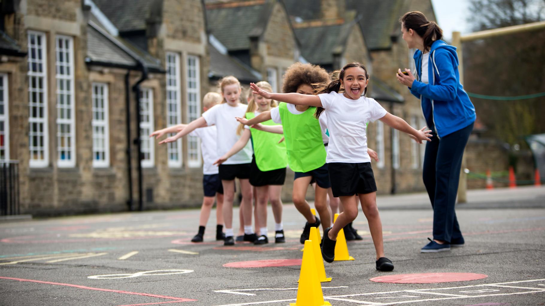 VMoreiraUSEP's tweet card. À 100 jours de la cérémonie d’ouverture des Jeux olympiques de Paris, Régis Juanico et Guillaume Dietsch appellent à promouvoir le sport à l’école.