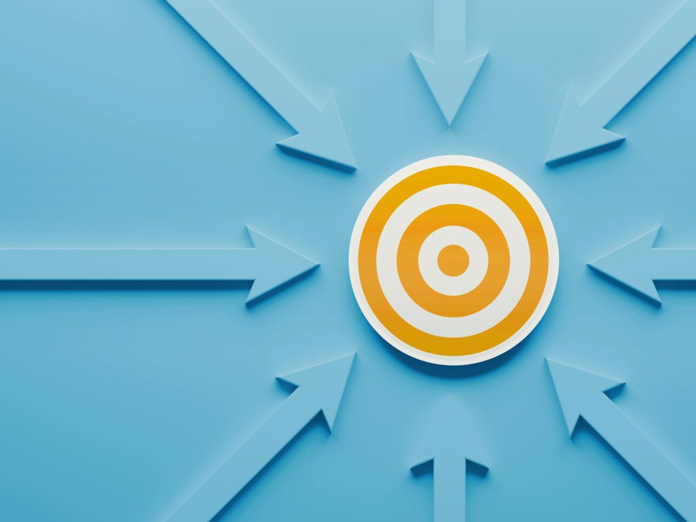 How_Too_'s tweet card. Your business has broad goals to achieve, but how do you turn that into a learning and development project? Aligning business goals and learning outcomes is a critical step in your project preparat...