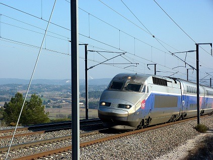 Presse83_fr's tweet card. Grève des trains jeudi 6 novembre en Région Sud sur l’axe Marseille-Nice, causes salariales et conditions de travail.