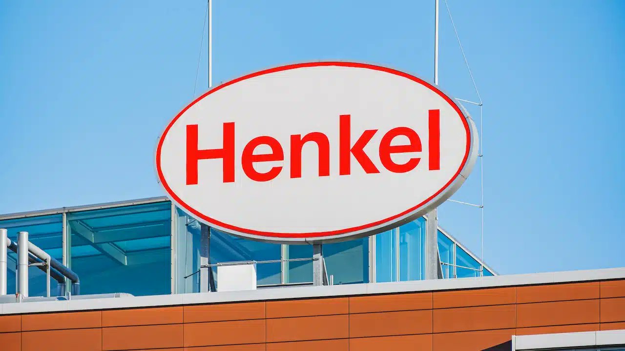 TopClassActions's tweet card. A new class action lawsuit claims Henkel Corp. violated California law by advertising fictitious regular prices and corresponding phantom discounts for products sold on its DevaCurl website.