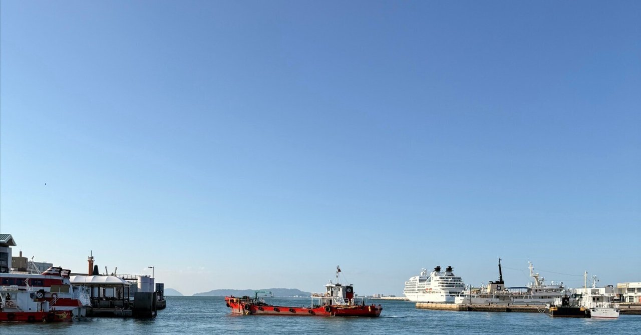 hirothings's tweet card. 10月末付で5年間勤めた株式会社リクルートを退職し、専業個人開発者になりました。 空が青い..。 社員1万人を超える大企業を退職し、1人起業しました。 東京駅直結の社食の美味しいオフィスビルから一転、ひとり公園のベンチで佇んでいます。 なぜ起業したのか？ 週7本気でアプリに向き合ったらどうなるのか？ 家族・カップルのTODO共有アプリ minto 個人で作っているTODO共有アプリminto...